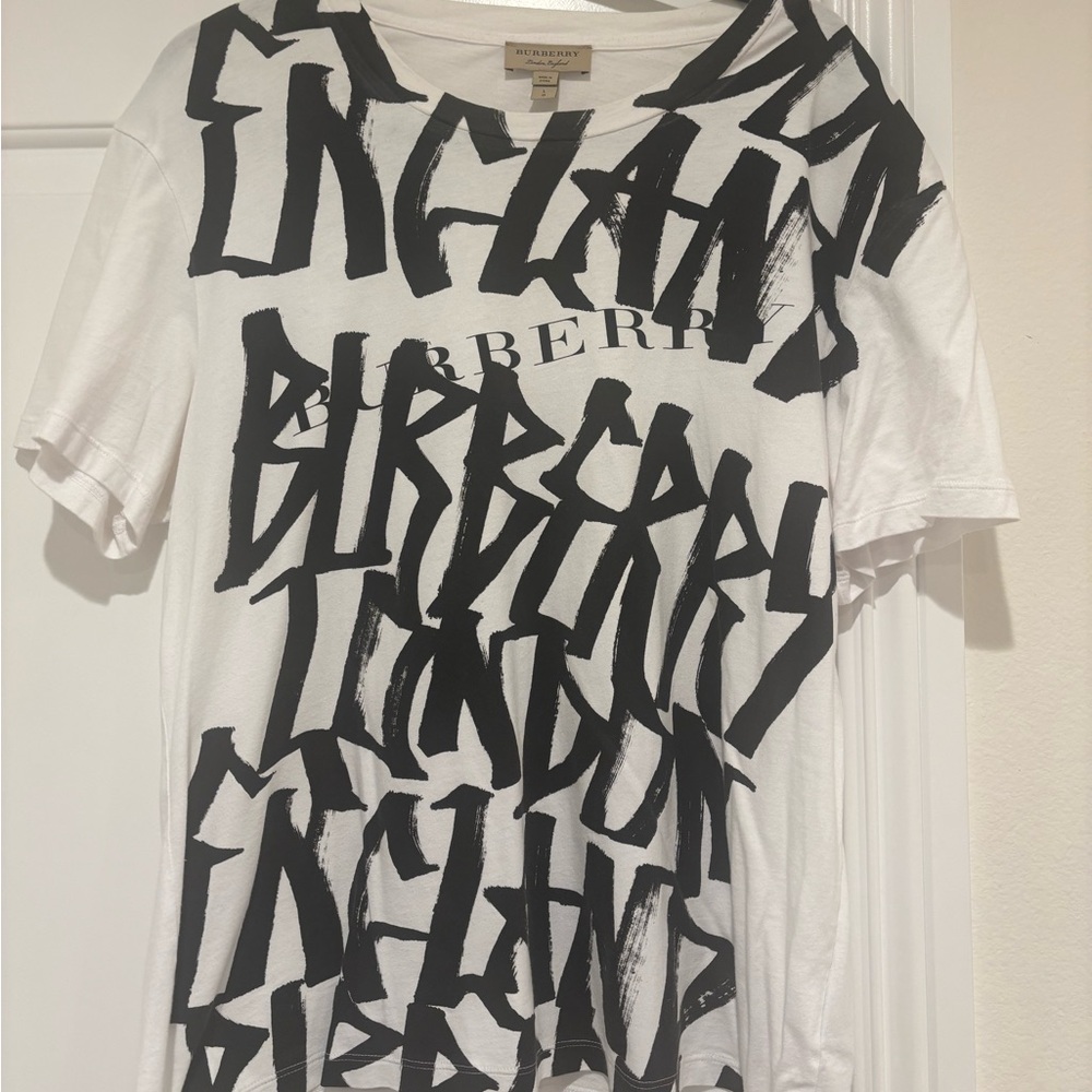 Burberry Graffiti Print T-shirt In White Size Large